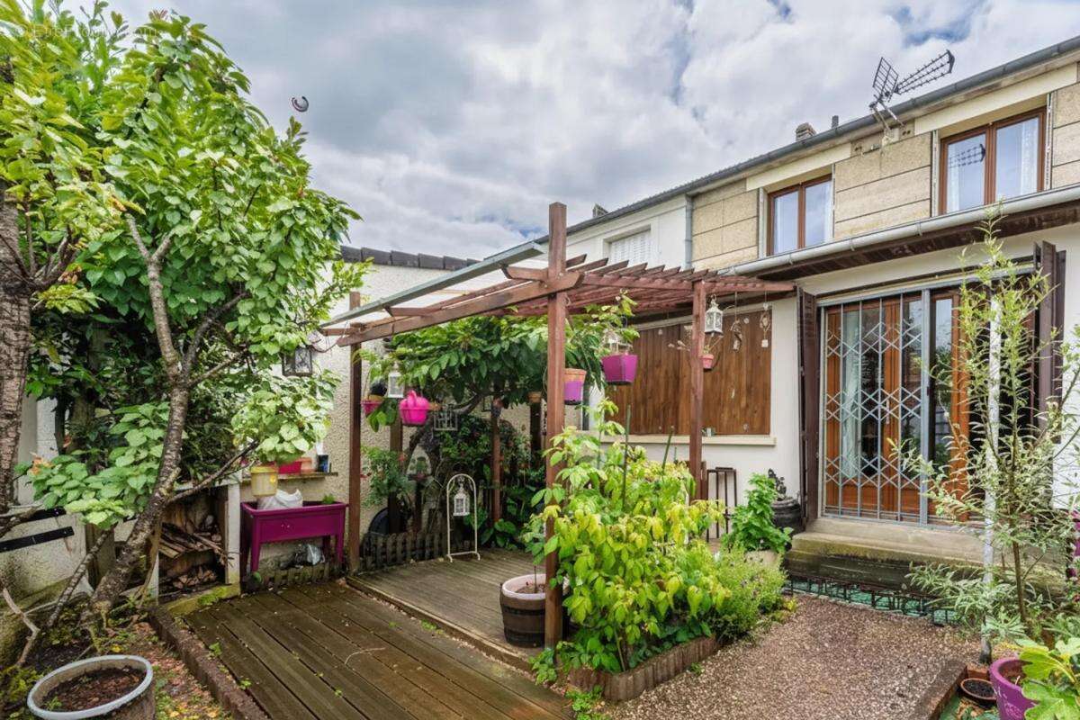 Maison de 5 pièces de 80 m² à Sainte-Geneviève-des-Bois - photo 13