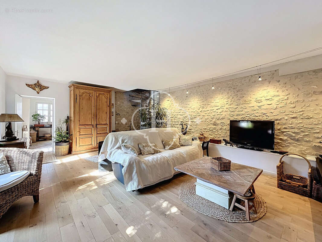 Maison à JUMEAUVILLE