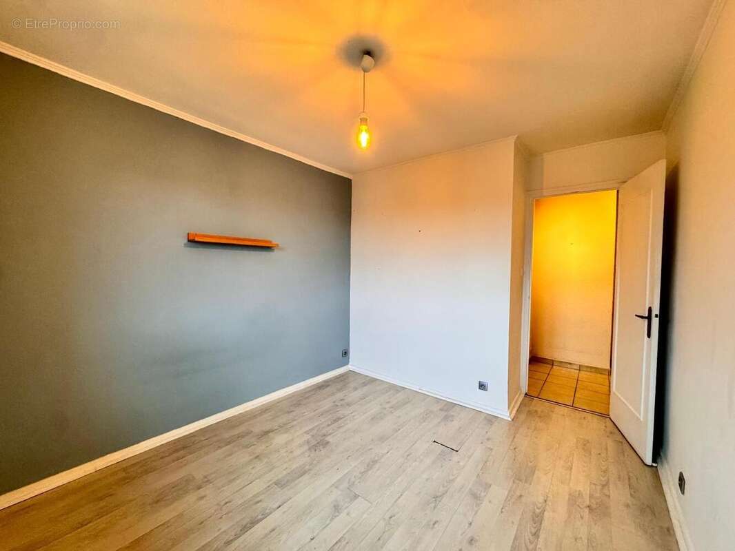   - Appartement à VILLEURBANNE