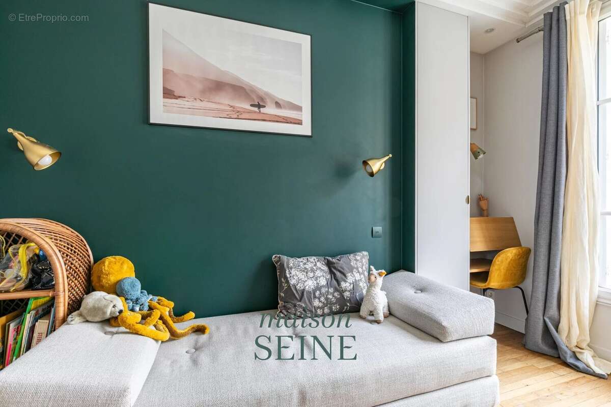 Appartement à COURBEVOIE