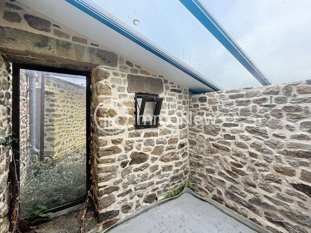 Maison à JULLOUVILLE
