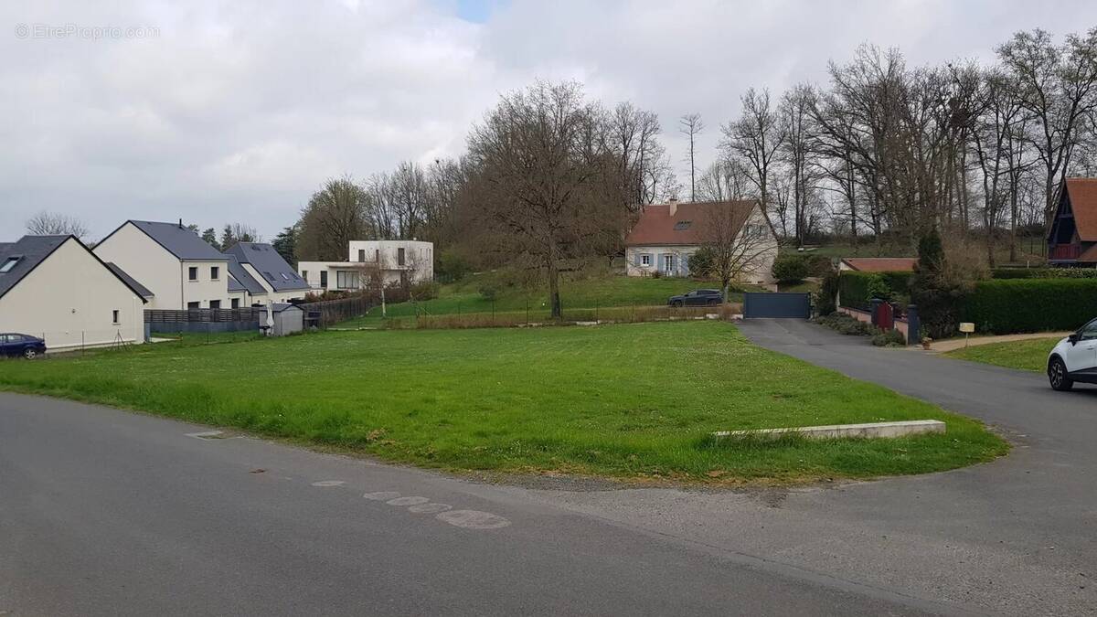 Terrain à BALLAN-MIRE