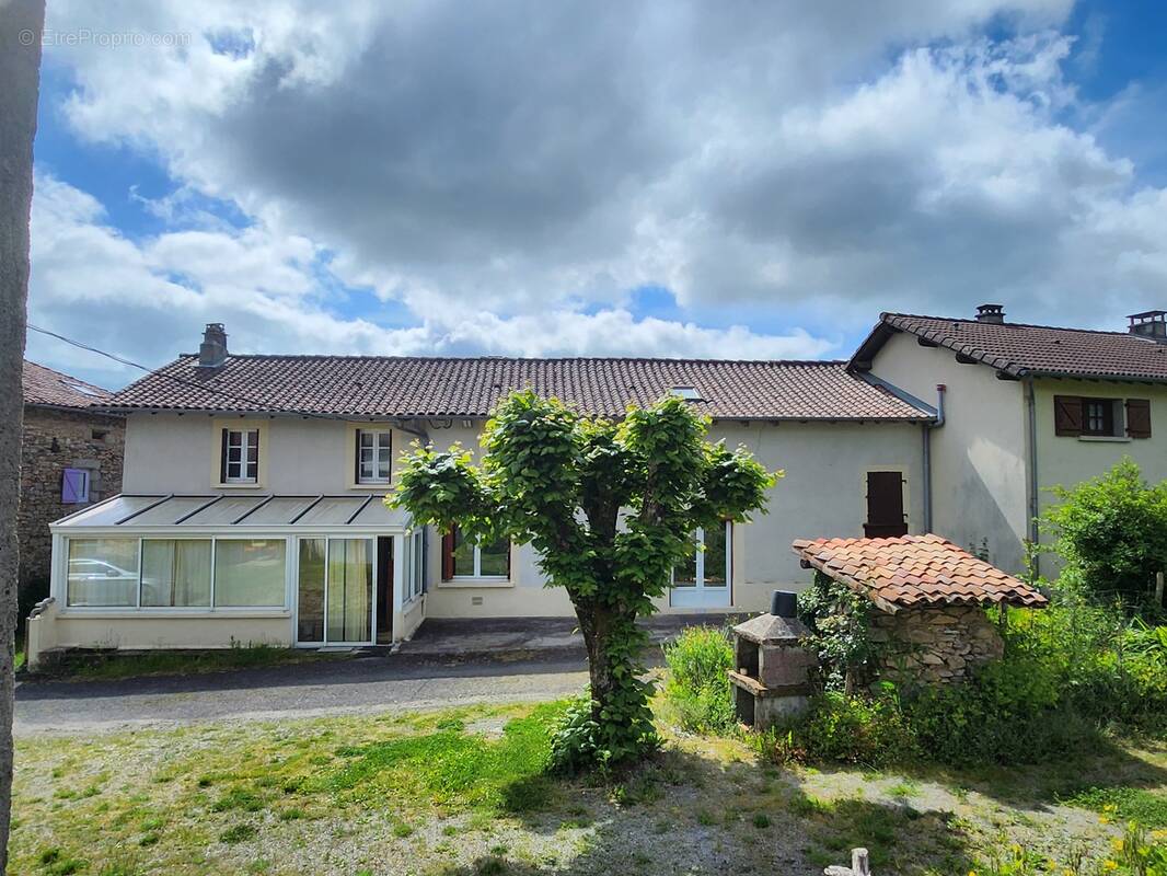 Maison à BUSSIERE-GALANT