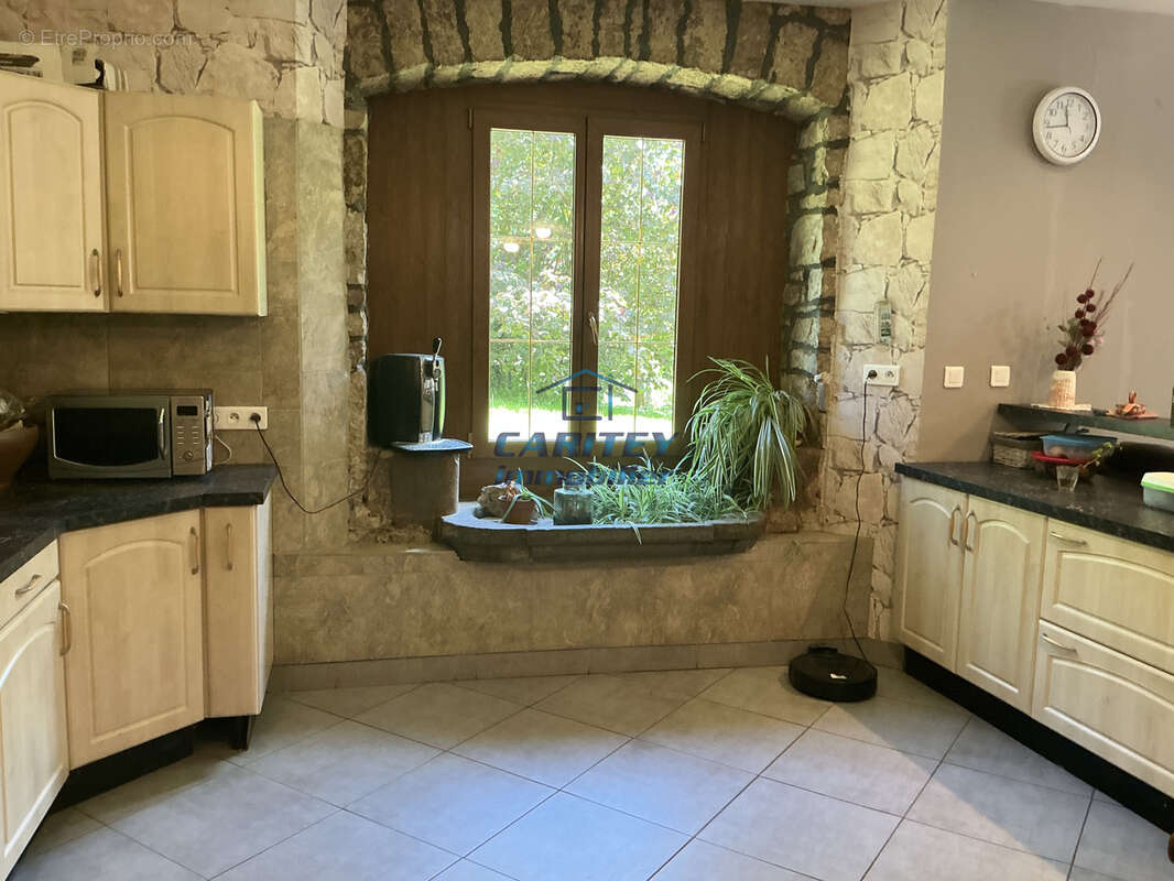 Domaine compose d'une maison d'habitation, 3 appartements, dependance, sur terrain de 38690m2 - photo 36