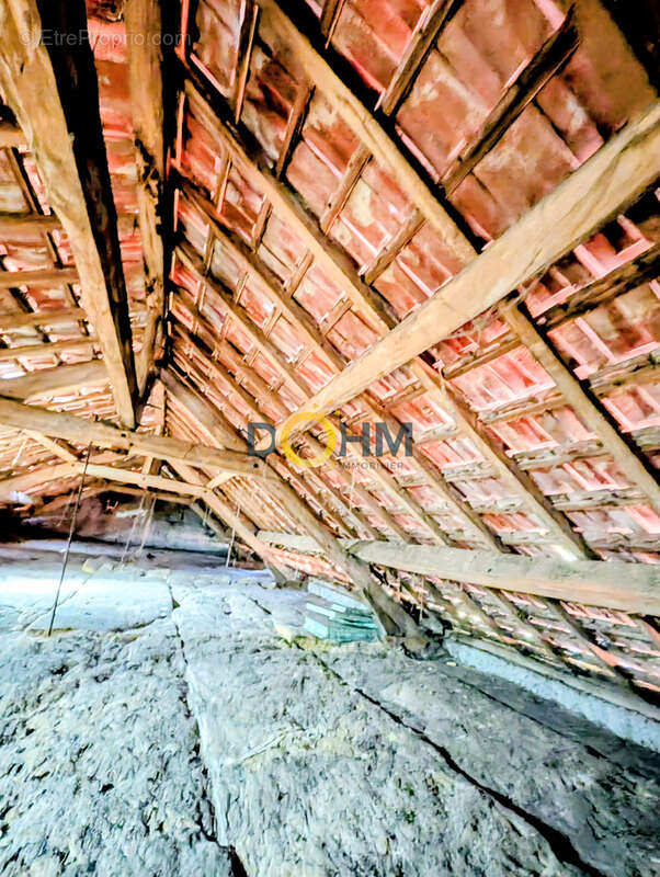 Ancien atelier de tissage a rehabiliter avec un appartement t4 sur un terrain de 497 m2 - photo 13