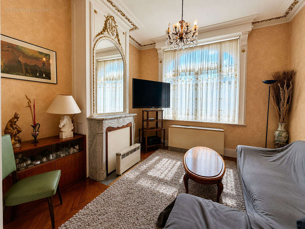 Maison bourgeoise mitoyenne 8 pièces, 4 chambres avec jardin - photo 2