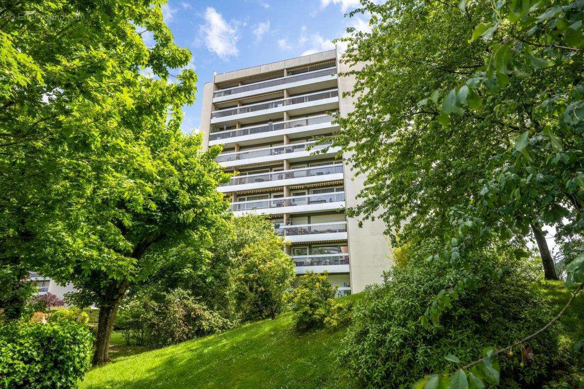 Appartement à ELANCOURT