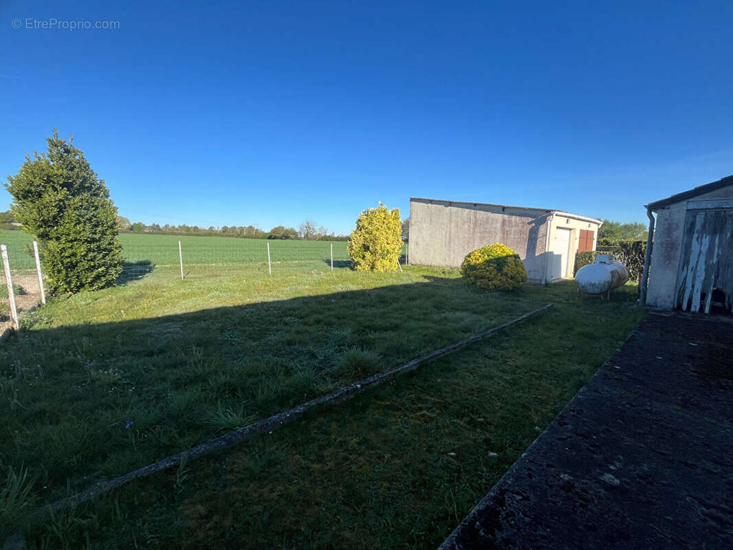 Maison à AUBIGNY-SUR-NERE