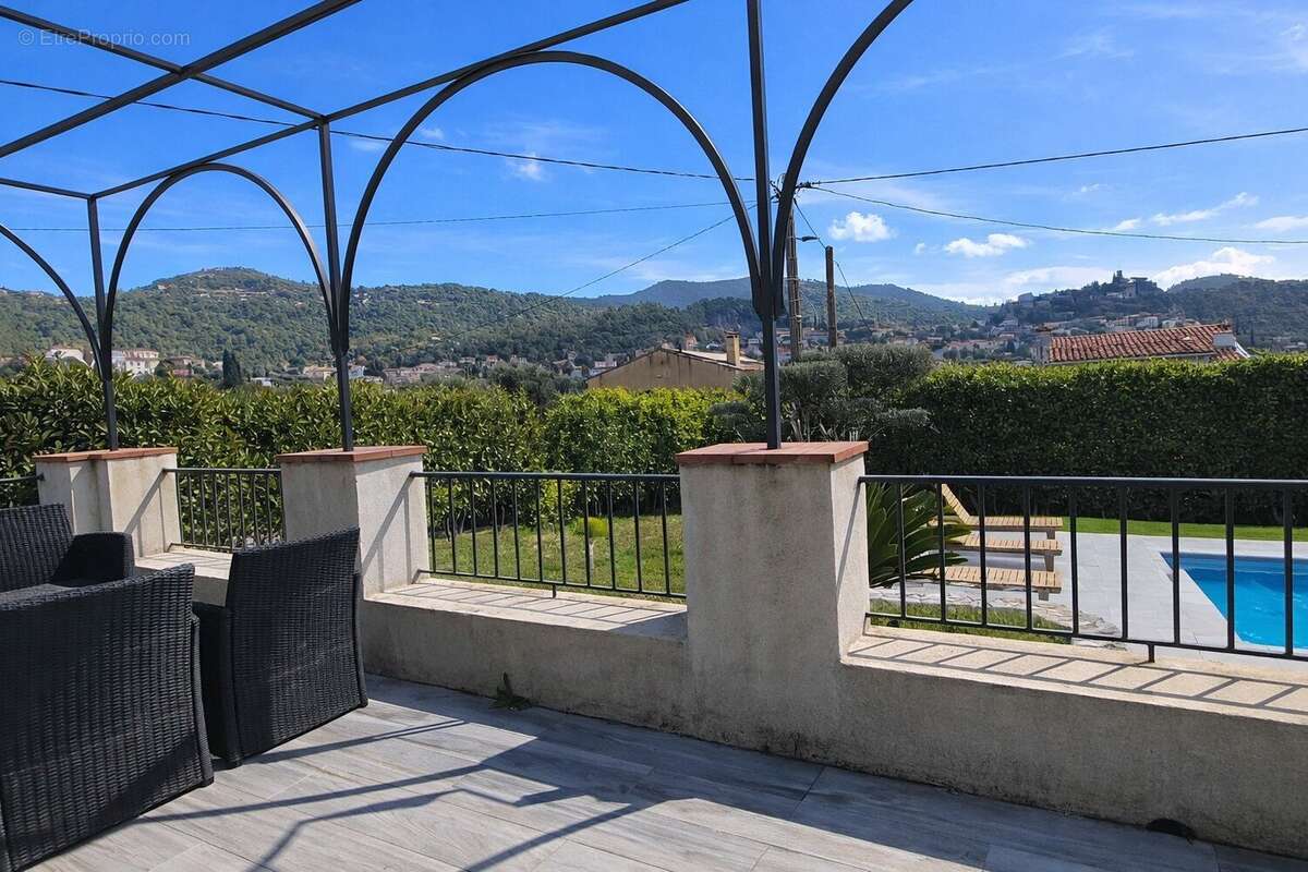 Maison à TOURRETTE-LEVENS