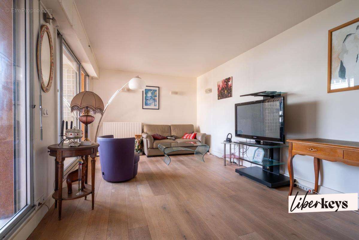 Appartement à PARIS-15E