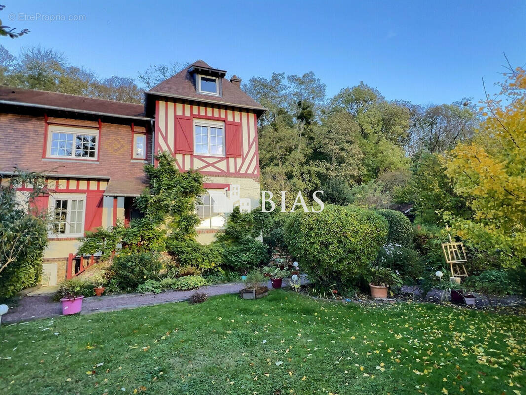 Maison à NASSANDRES