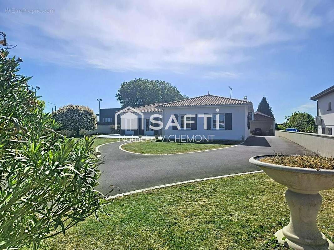 Photo 2 - Maison à TONNAY-CHARENTE