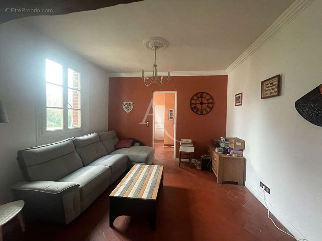 Maison à ONS-EN-BRAY