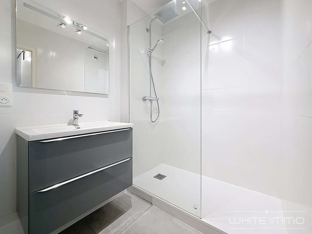 Appartement à LA MULATIERE