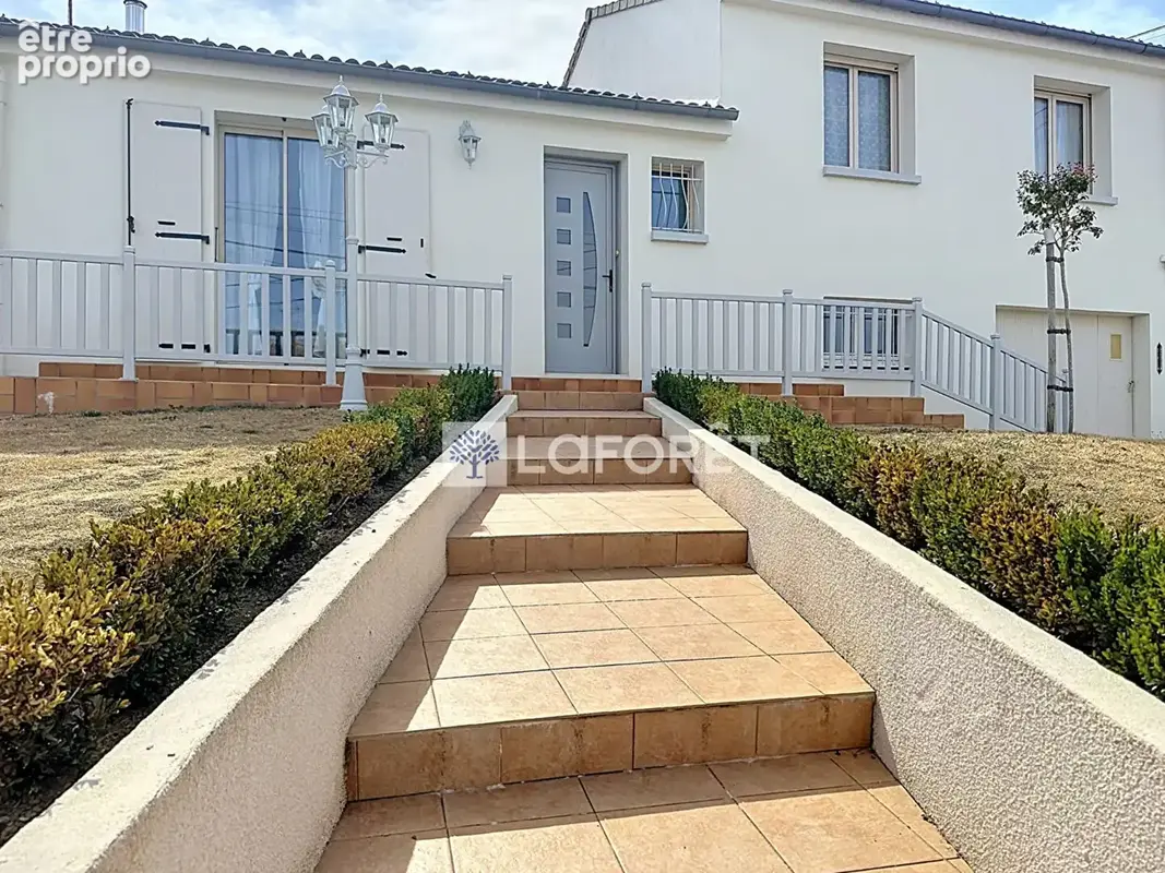 À 10 minutes de Parthenay - Maison chaleureuse de 110 m2 avec beaux espaces - photo 2