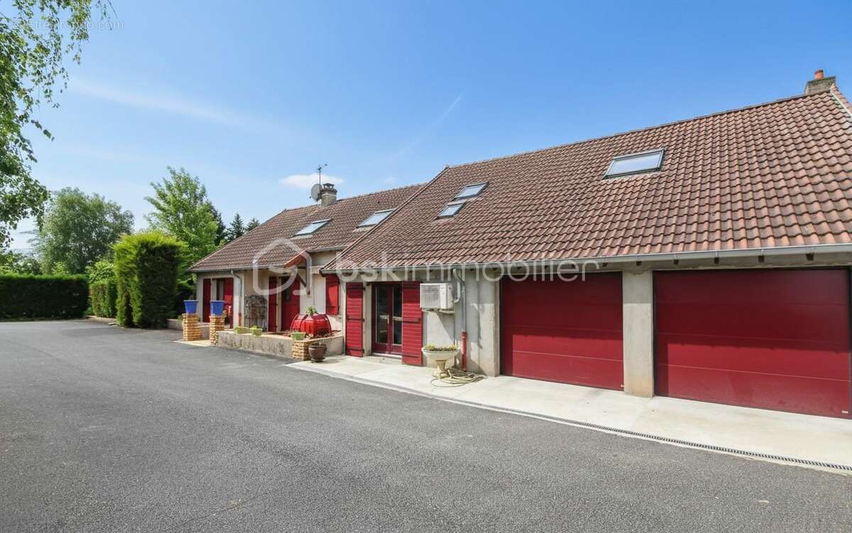 Belle maison avec piscine et grand terrain - photo 2