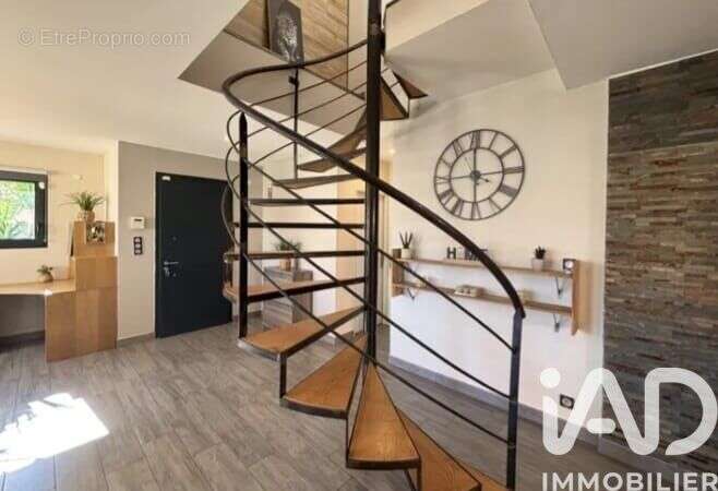 Photo 2 - Maison à SAINT-JEAN-LASSEILLE