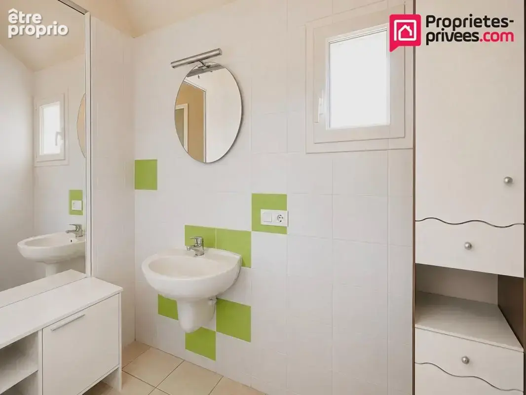 Maison  Indépendante située à Yvré L'Évêque,  8 pièce(s) 157 m2 sur parcelle de 867 m2 - photo 11