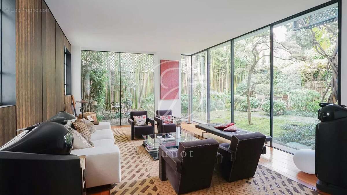 Maison à NEUILLY-SUR-SEINE