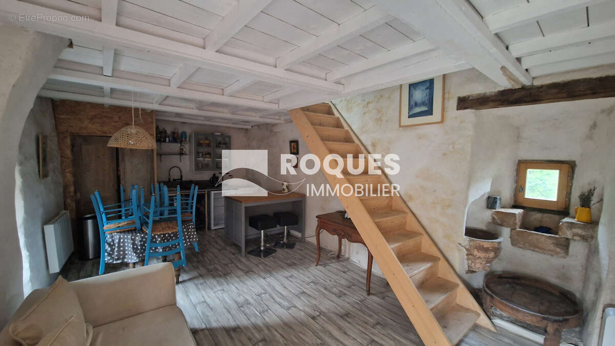 La couvertoirade, maison de village avec .local a vendre - photo 4