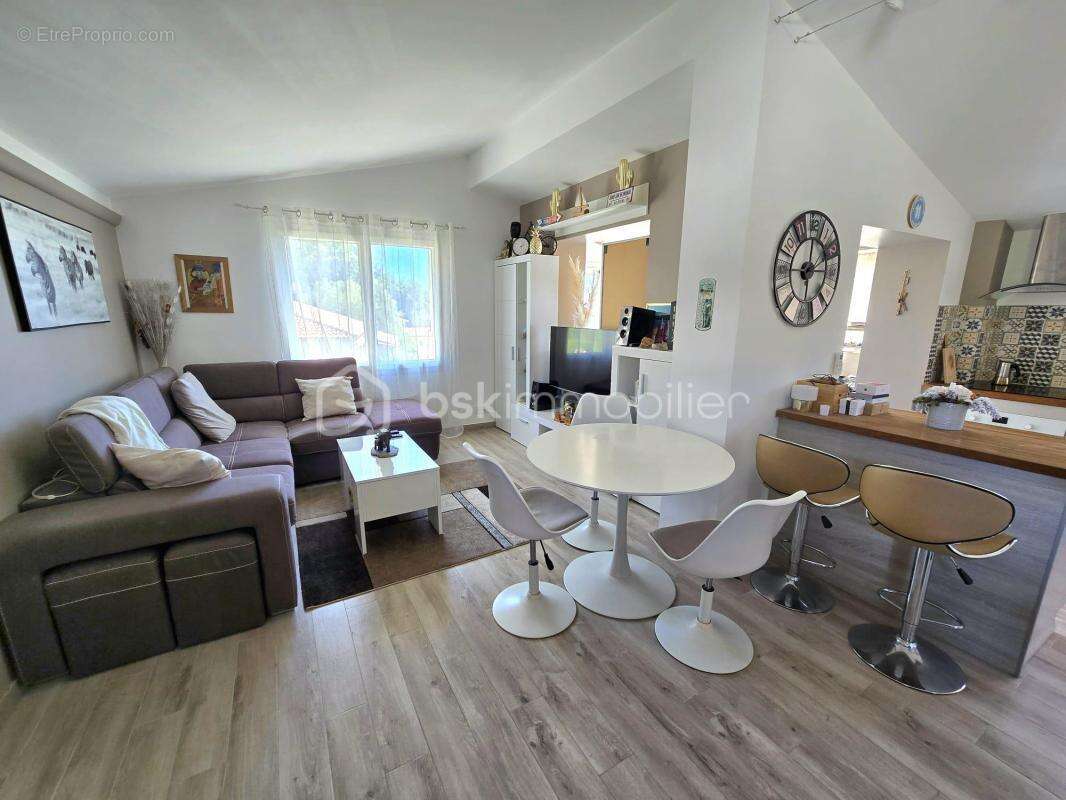 Appartement à VILLENEUVE-LOUBET