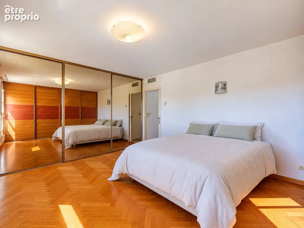 Sainte anne: dernier etage, t4 116m2 avec terrasse plein ciel de 102m2 avec vue mer et garages (prix en sus) - photo 12