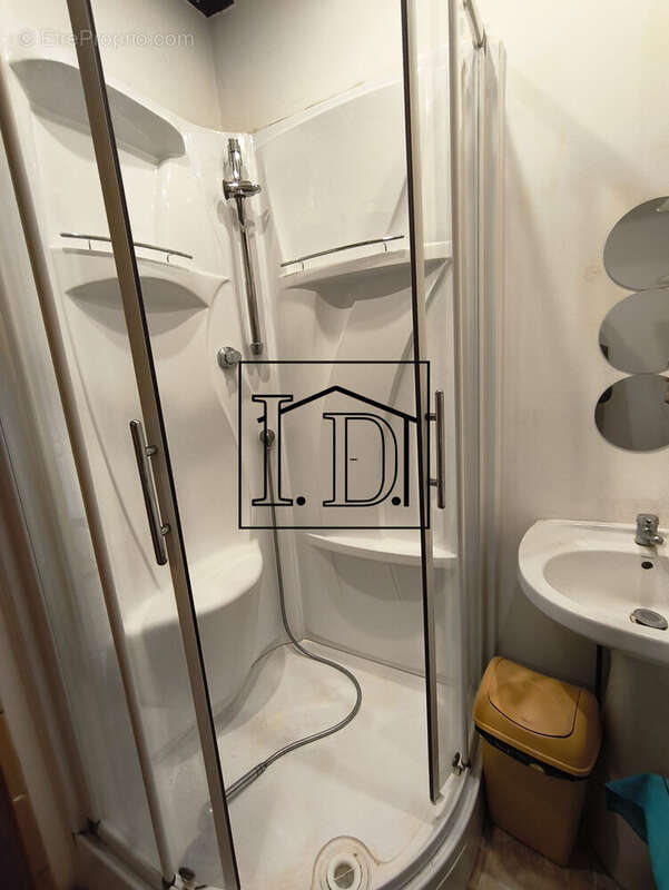 Salle d'eau deuxième WC à l'étage - Maison à EYMET