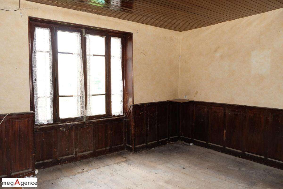 Maison à LAGRAULIERE