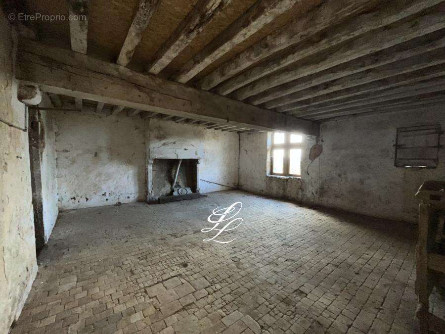 Maison à DOMFRONT-EN-CHAMPAGNE