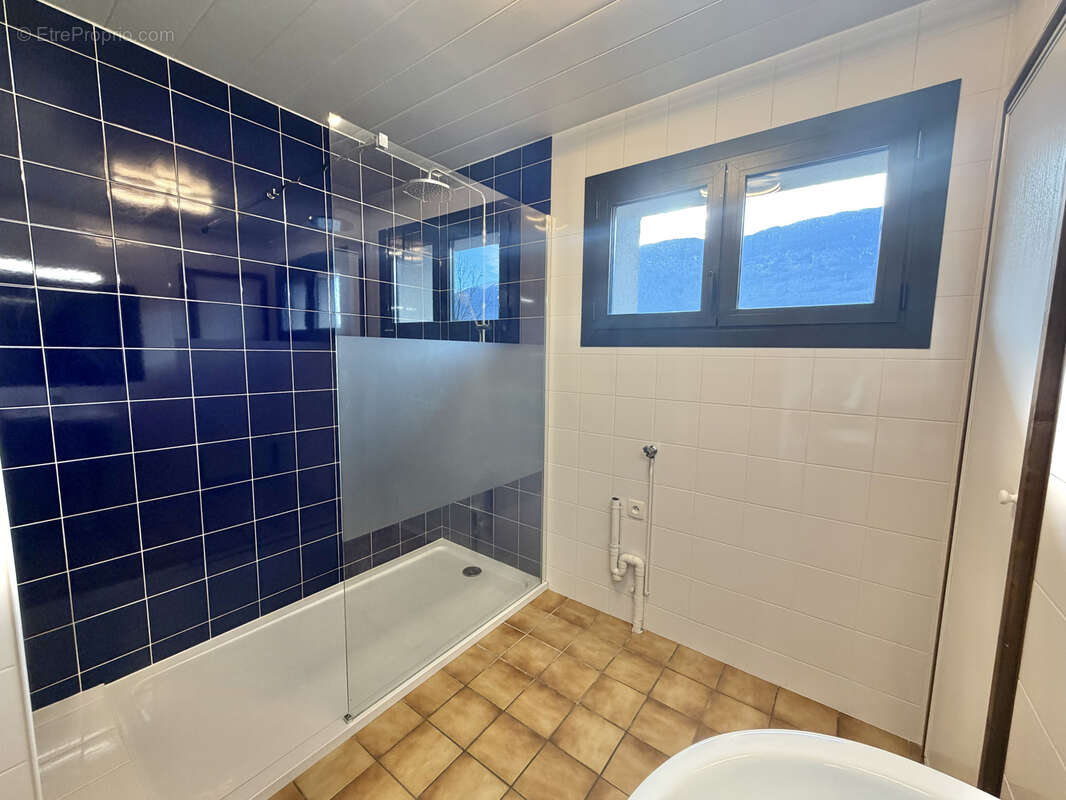 Appartement à GILLY-SUR-ISERE