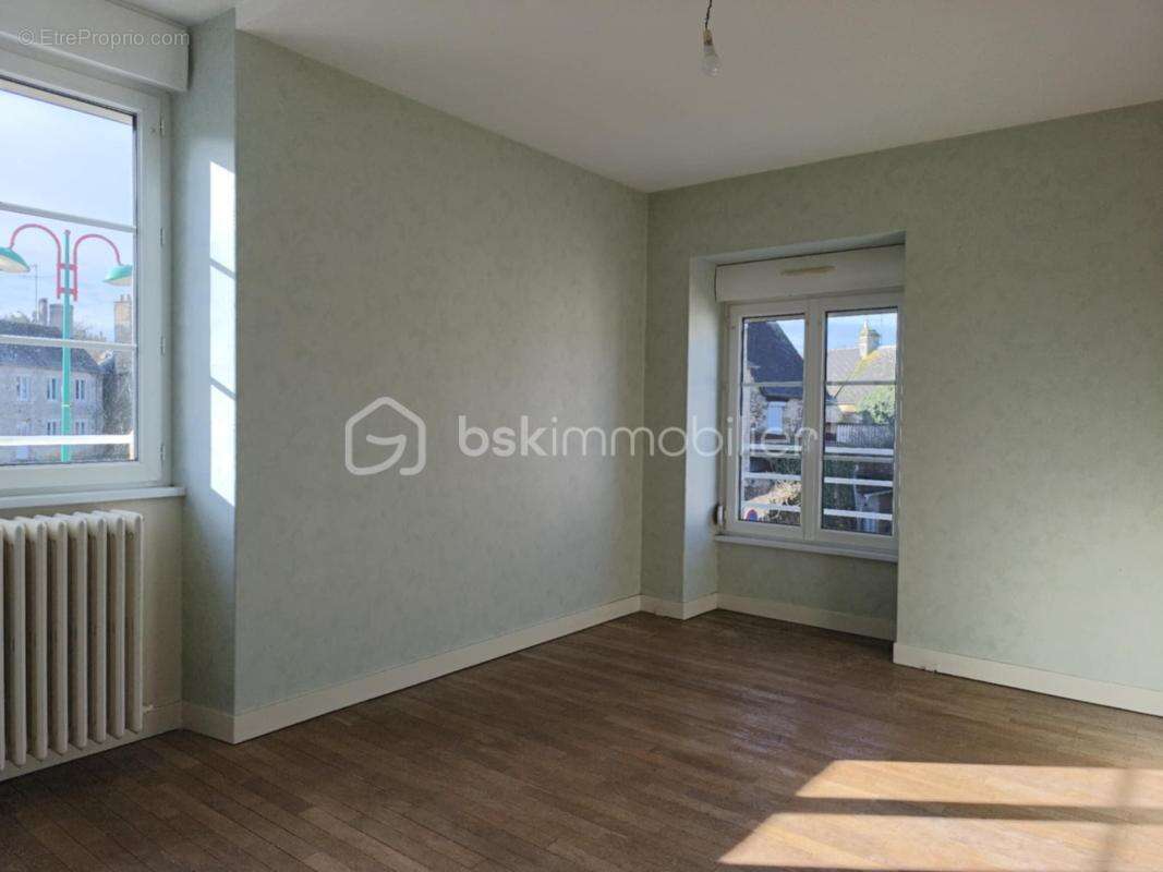 Immeuble de 228 m2 à vendre - Couptrain - photo 9