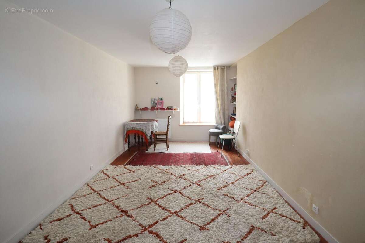 Photo 6 - Commerce à SAUZE-VAUSSAIS