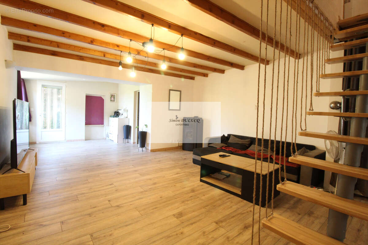 Maison familiale avec terrasse, caves et jardinet - photo 4