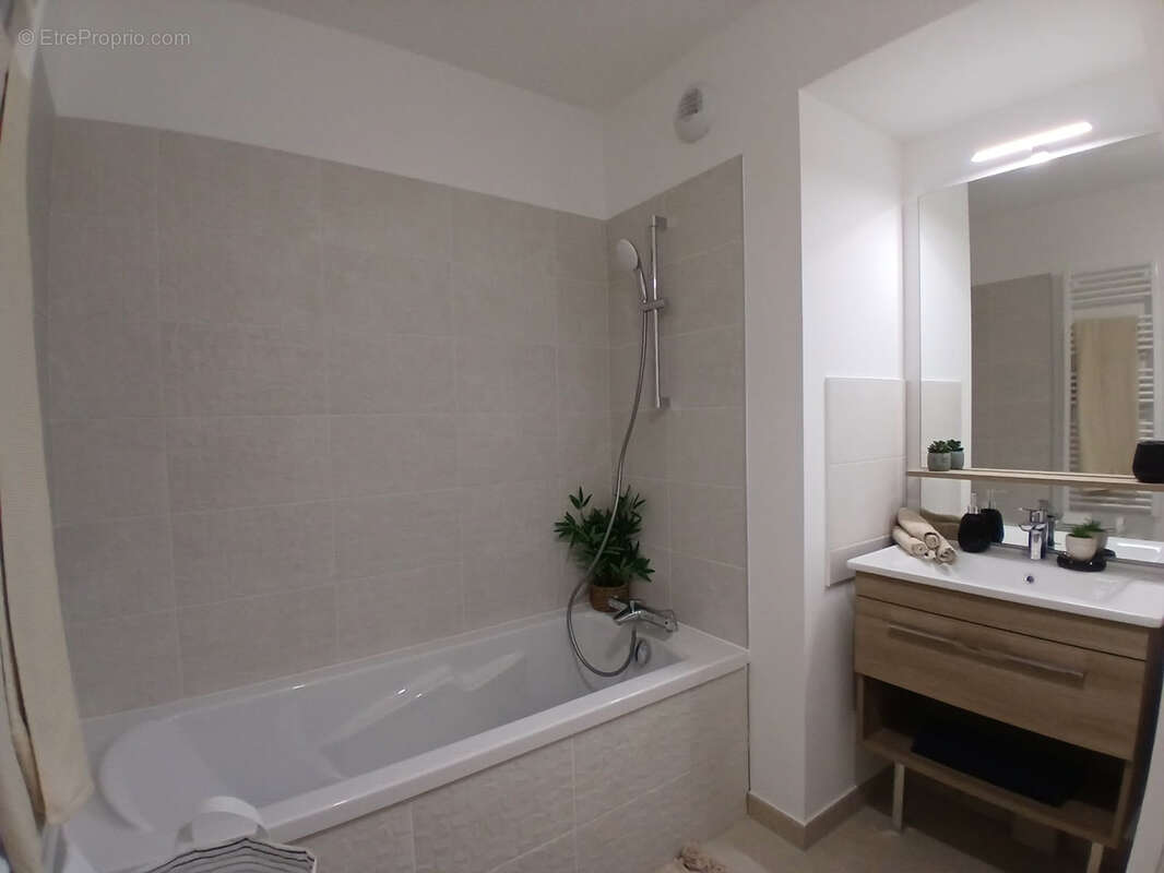 Appartement à CASTELNAU-LE-LEZ