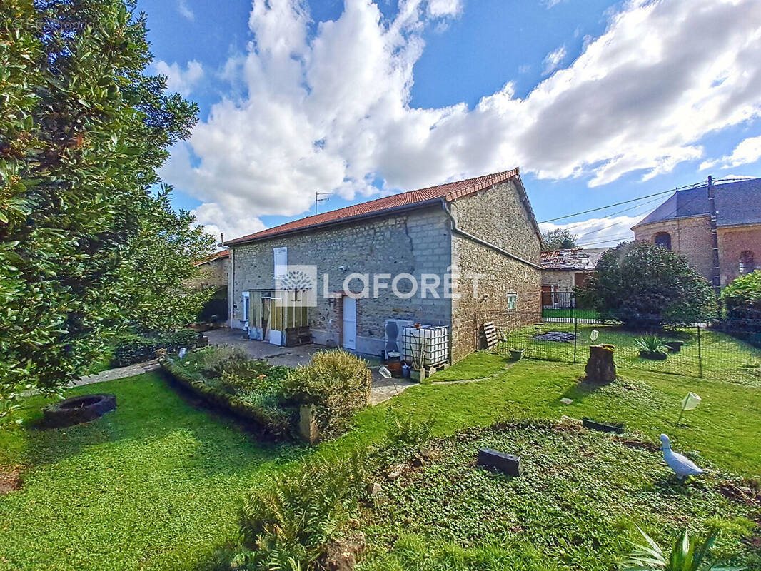 Maison à CHATEL-CHEHERY