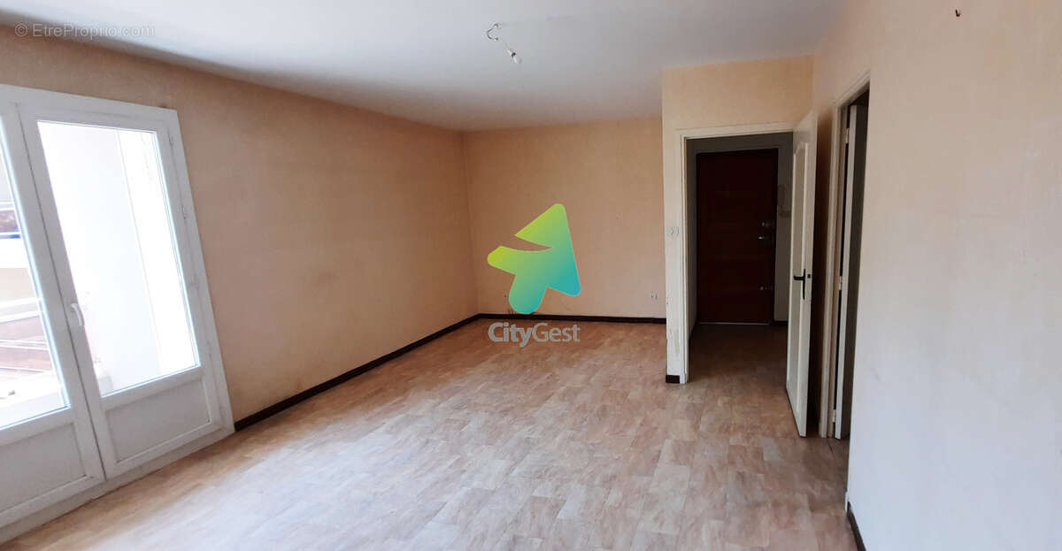 Appartement type 4, balcon, parking et cave - photo 2