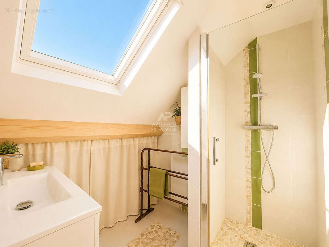 Maison  TRIEL-SUR-SEINE 6 pièce(s) 121 m² - photo 10