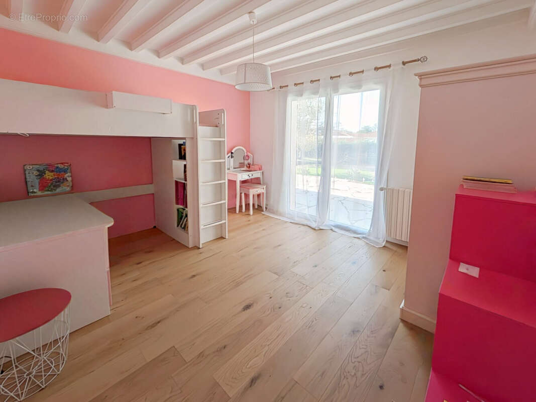 Maison 200 m² à Messimy-Sur-Saone  - photo 9