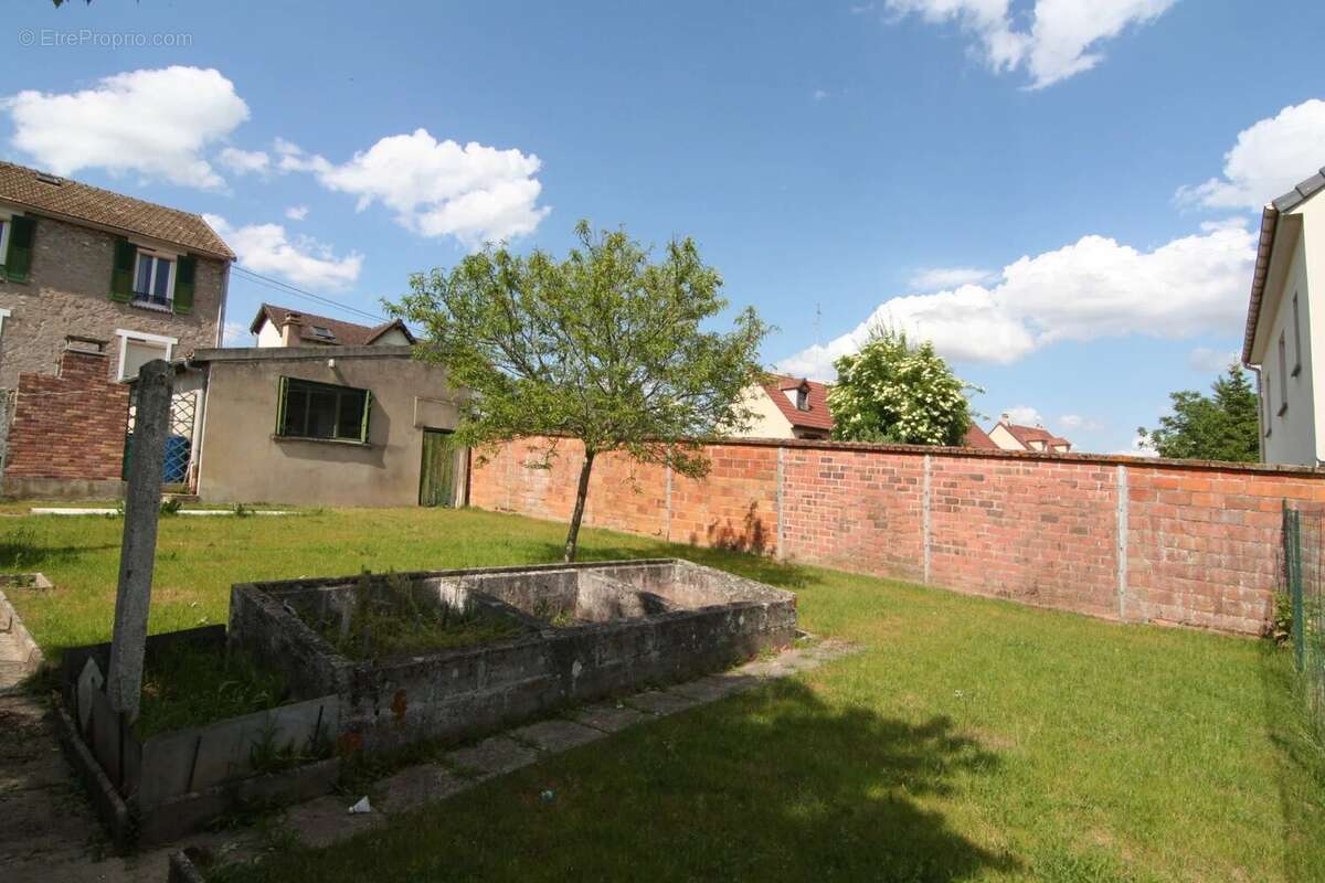 Maison à SAINT-CHERON