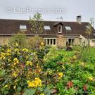Maison à NEUVILLE-SUR-SARTHE