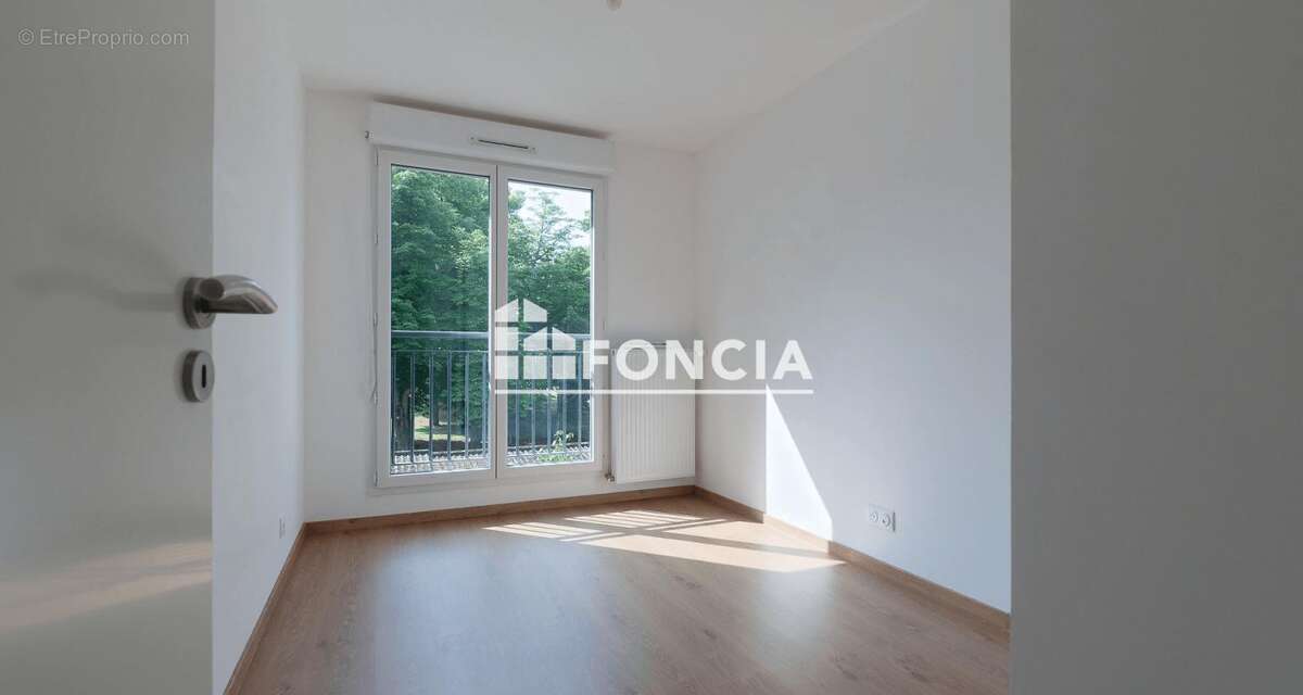 Appartement à MENNECY