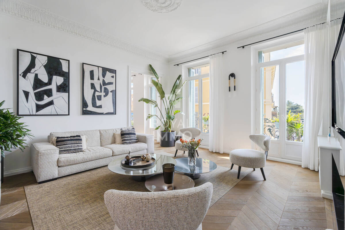 Appartement à HYERES