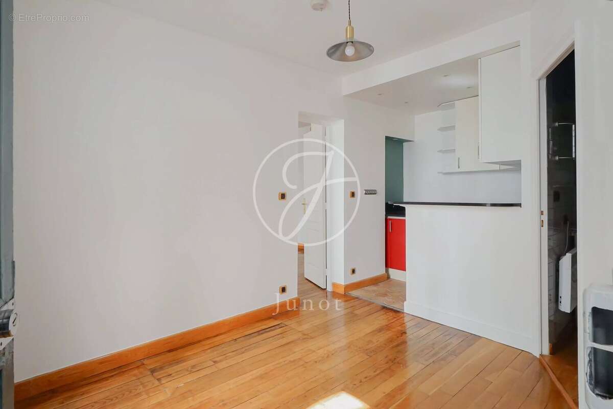 Appartement à PARIS-18E