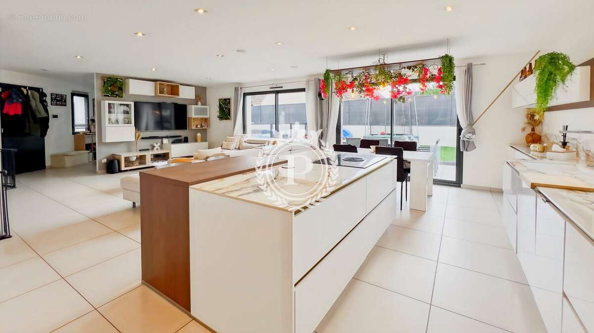 Maison à MONTIGNY-LES-CORMEILLES