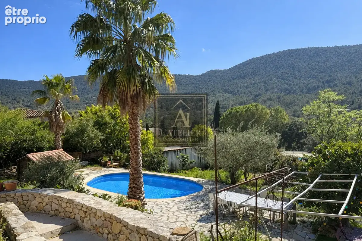 Maison de caractère avec 2 studios, piscine, sous sol et abris voiture sur une parcelle de 1250 m2 - photo 2