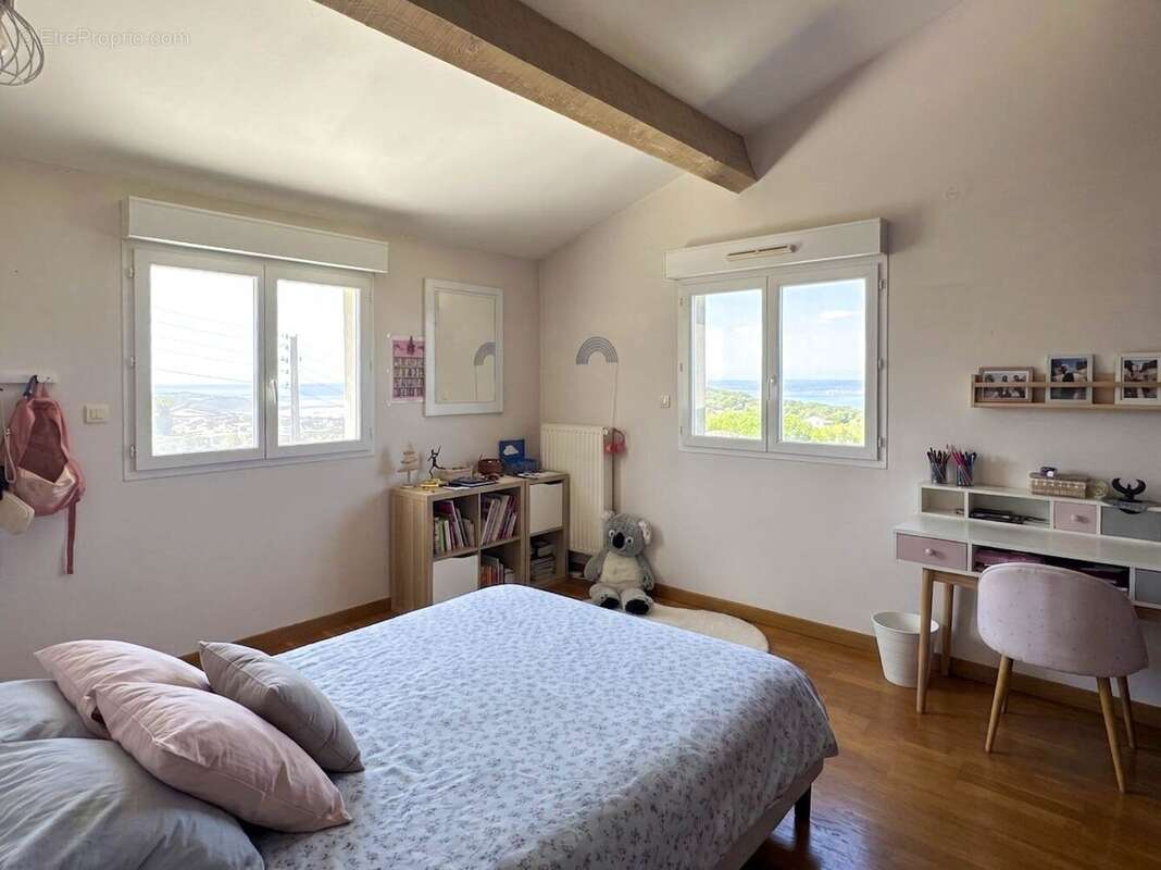 En exclusivité  maison contemporaine de 159 m² avec piscine - photo 11