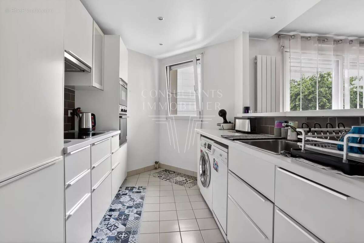 Appartement à LEVALLOIS-PERRET