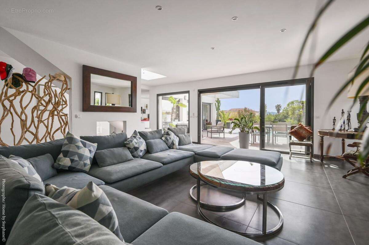 Sanary sur Mer - Villa d’exception de 250 m² – Piscine à débordement - photo 8