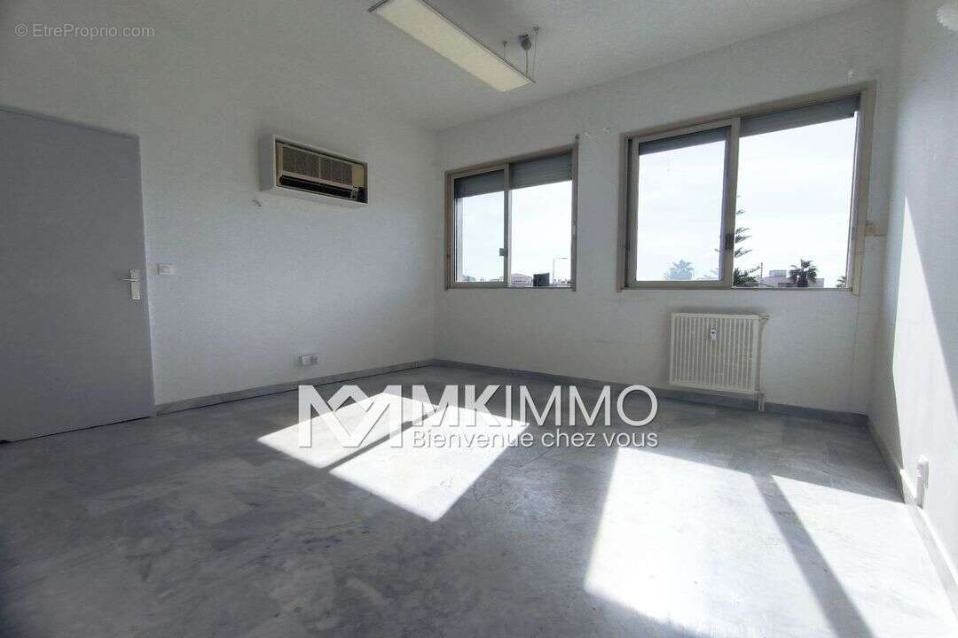 Commerce à CAGNES-SUR-MER