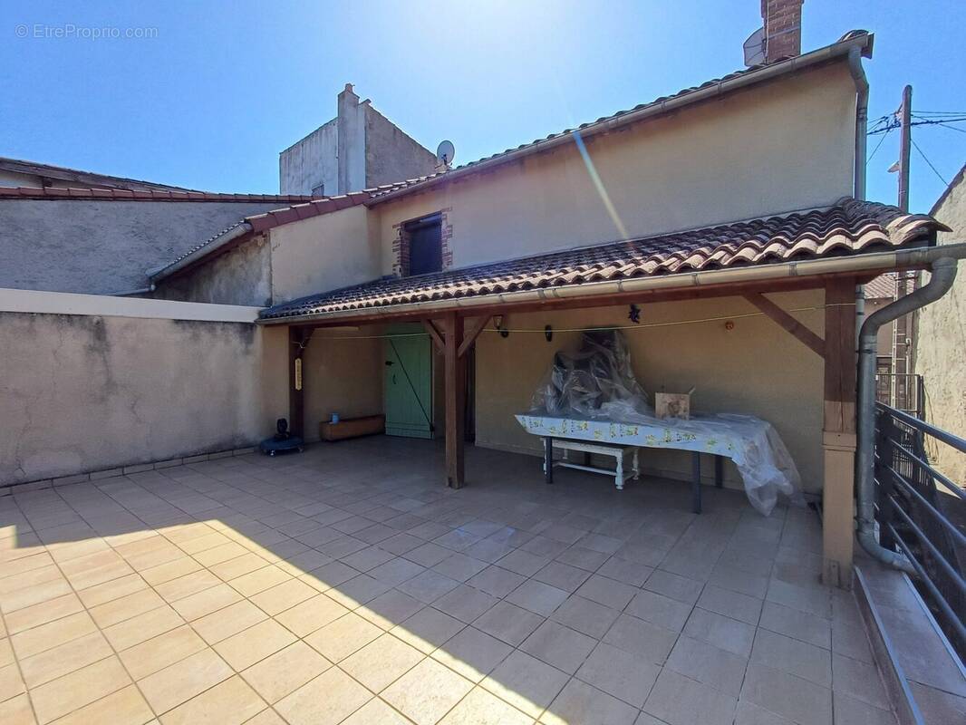 Maison 100 m² à Billom  - photo 4